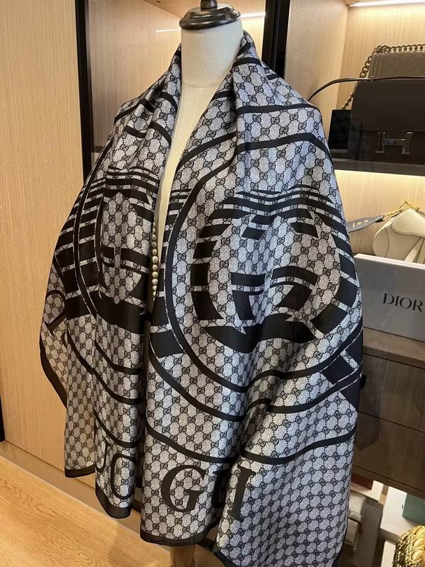 Gucci silk scarf 180X90cm E030107